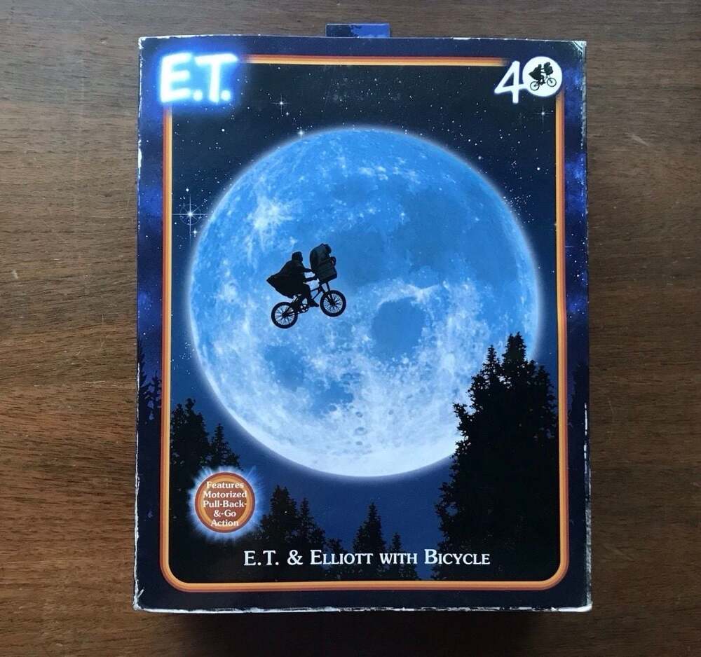 NECA E.T. 40th Anniversary Elliott And E.T. On Bicycle 7 Inch Scale Action Figur